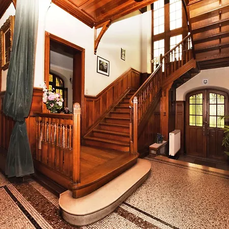 Beautiful Castle In Wit Garden, Cleaning Included Villa Spa