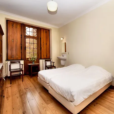 Beautiful Castle In Wit Garden, Cleaning Included *