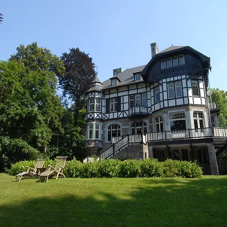 Beautiful Castle In Wit Garden, Cleaning Included Villa